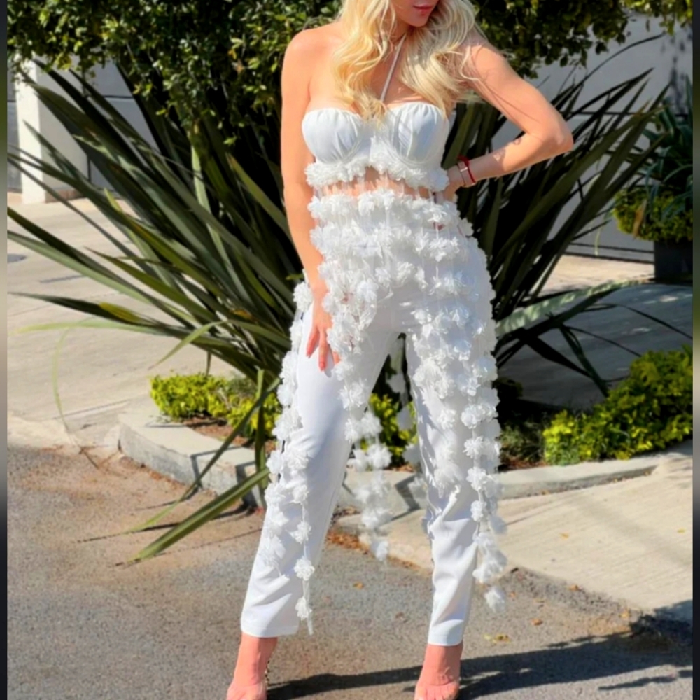 NWT Flower Trim Top and Pants Set Size M